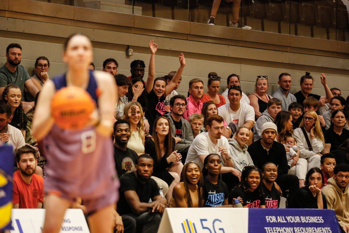 Rebound__'s tweet photo. @LondonClassic22 @AlwaysBallinUK @CopperBoxArena @Tosan_Evb @MIKETUCK15 @chan2211 @ElvisiDusha @InspirusSports A great partner to have. They did a great job with our All-Star collab
#JustTheStart
#RASG22 https://t.co/fiNwJv8A8T