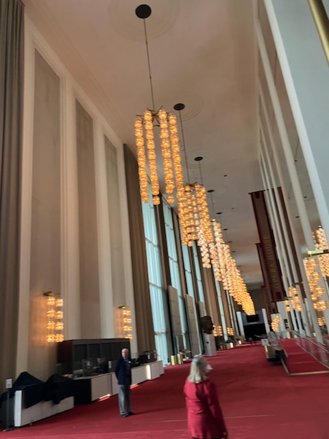 MrsDreesbach's tweet photo. 4th grade field trip to the Kennedy Center.  #mvwes @NatSymphonyDC #music https://t.co/YTxo4kqJku