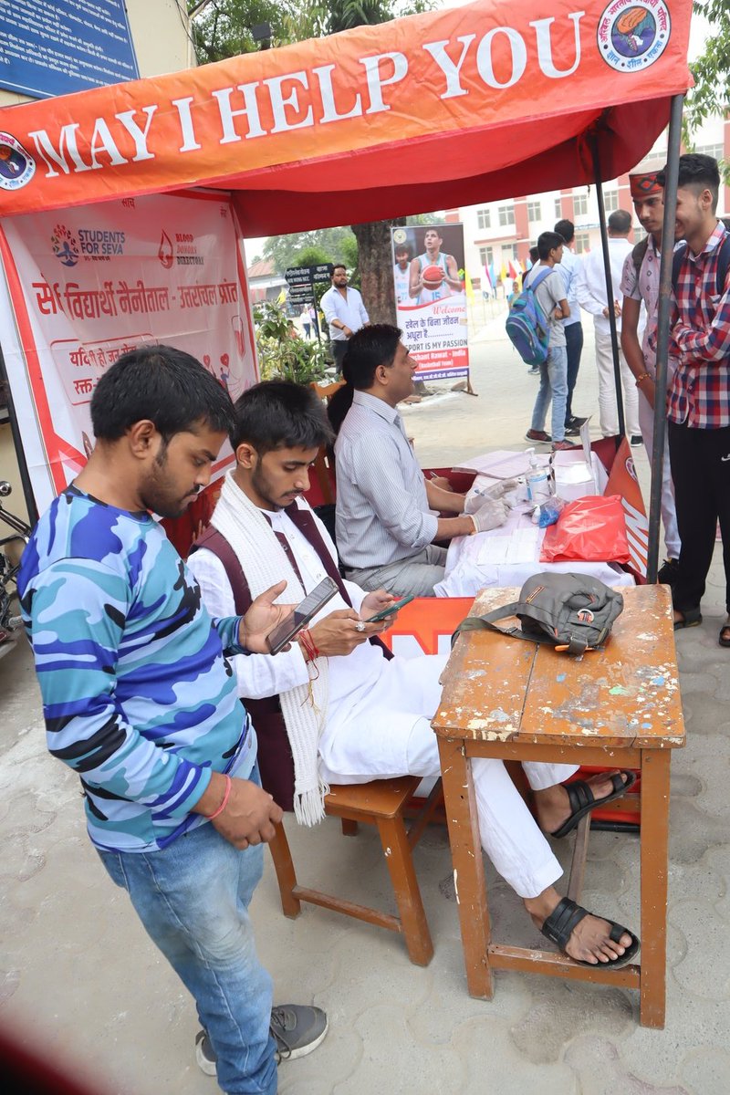KamleshUK4's tweet photo. सेवार्थ विद्यार्थी द्वारा सेवा सप्ताह के निमित्त चलाए जा रहे देशव्यापी रक्त दाता डाइरेक्ट्री अभियान में उत्तरांचल प्रांत के अभ्यर्थी उत्साहपूर्वक पंजीकरण कर रहे हैं आज हल्द्वानी इकाई द्वारा एमबीपीजी कॉलेज में रक्तगट परीक्षण कर अभ्यर्थियों का पंजीकरण  किया ।
@students4seva https://t.co/xapyRGdzDA