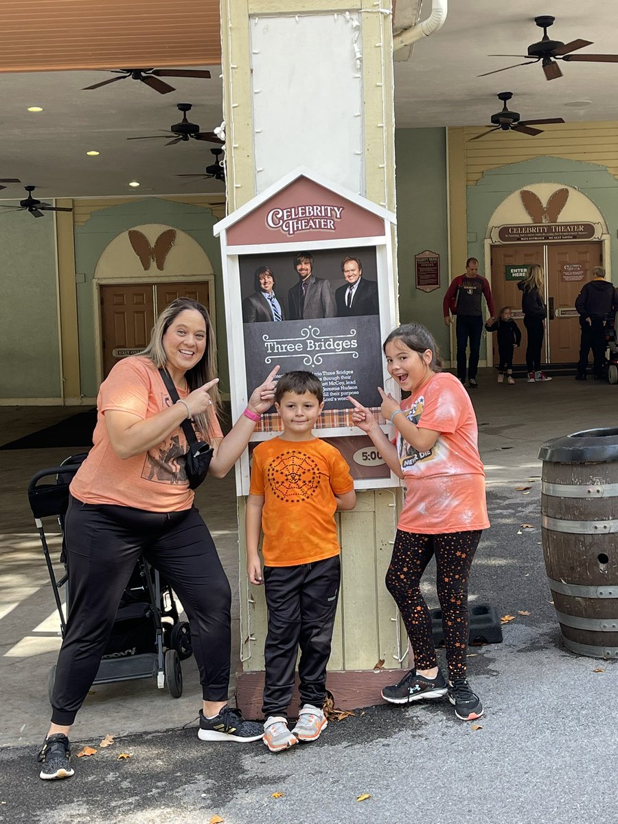 arm4u615's tweet photo. Y’all have 3 chances to come hear @3BridgesMusic at @Dollywood today! We love our Papa @elliottmccoy4 https://t.co/ijPBaFkosQ