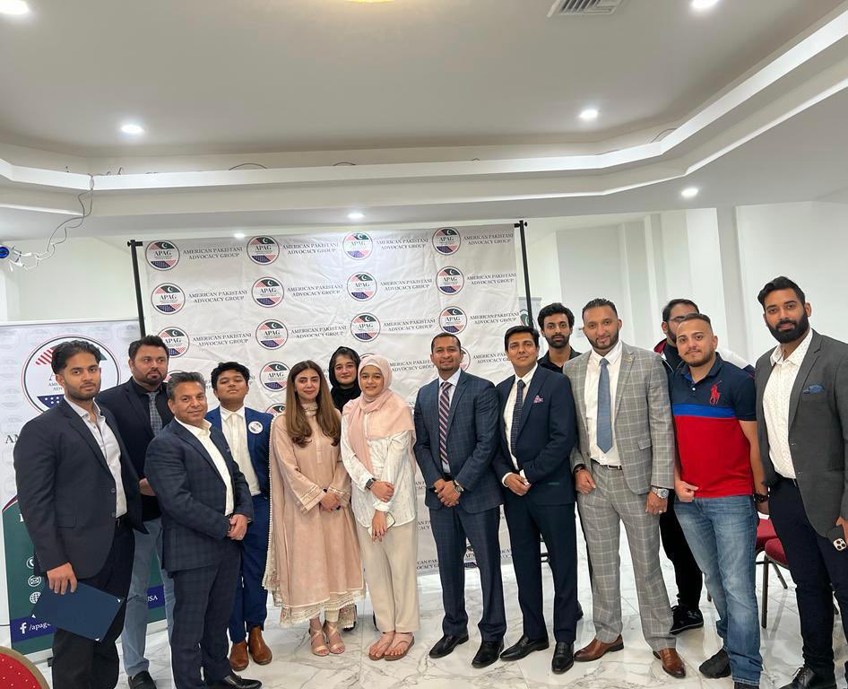PakinNewYork's tweet photo. Delighted 2 attend the inaugural of @APAGUSA Quaid-e-Azam Muhammad Ali Jinnah Scholarship 📚🎒 for needs based assistance to 🇵🇰🇺🇸 college students - Commendable 1st of its kind offering by @Alirashid321 4 yng Pakistanis in a series of laudable efforts for the community  💫 https://t.co/oStUS1Vmu2