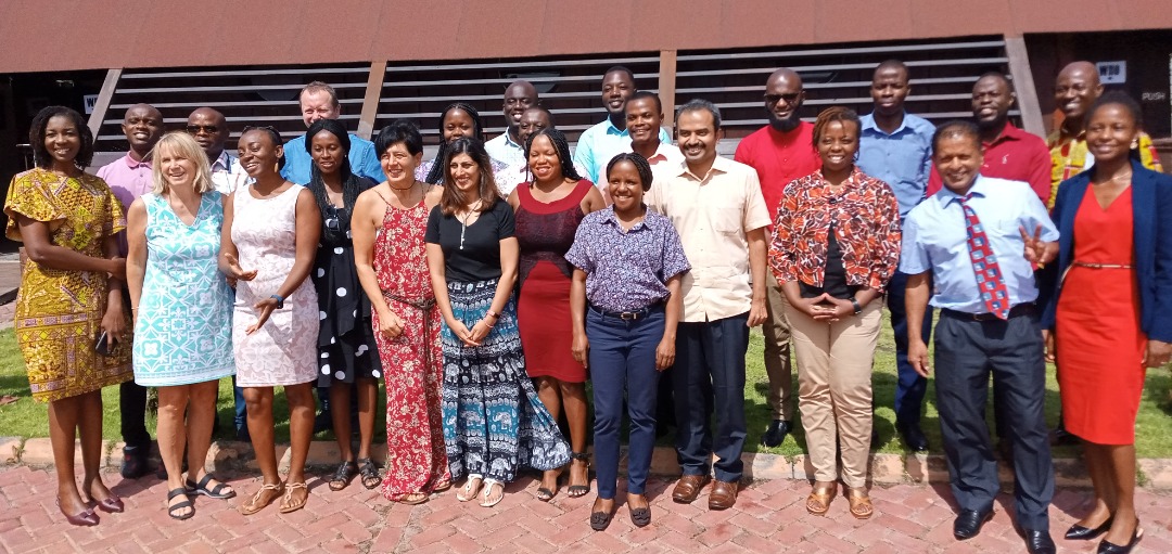 NasreenJessani's tweet photo. Over 20 colleagues – primarily from #Ghana - have convened 2 complete @TDRNews SORT-IT program supported by @WHOGhana on Antimicrobial Resistance (AMR). Intention -> communicate, advocate, &amp; compel decision makers 2 affect changes in policy and practice. Key topics in the thread. https://t.co/4UrXIHnNBP