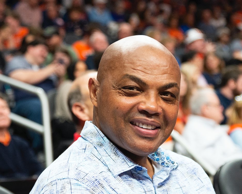 LegionHoops's tweet photo. Charles Barkley is staying with TNT on a 10-year deal that could be worth between $100M-$200M, per @AndrewMarchand.

My goodness. 😳 https://t.co/50ZvyvL8yg