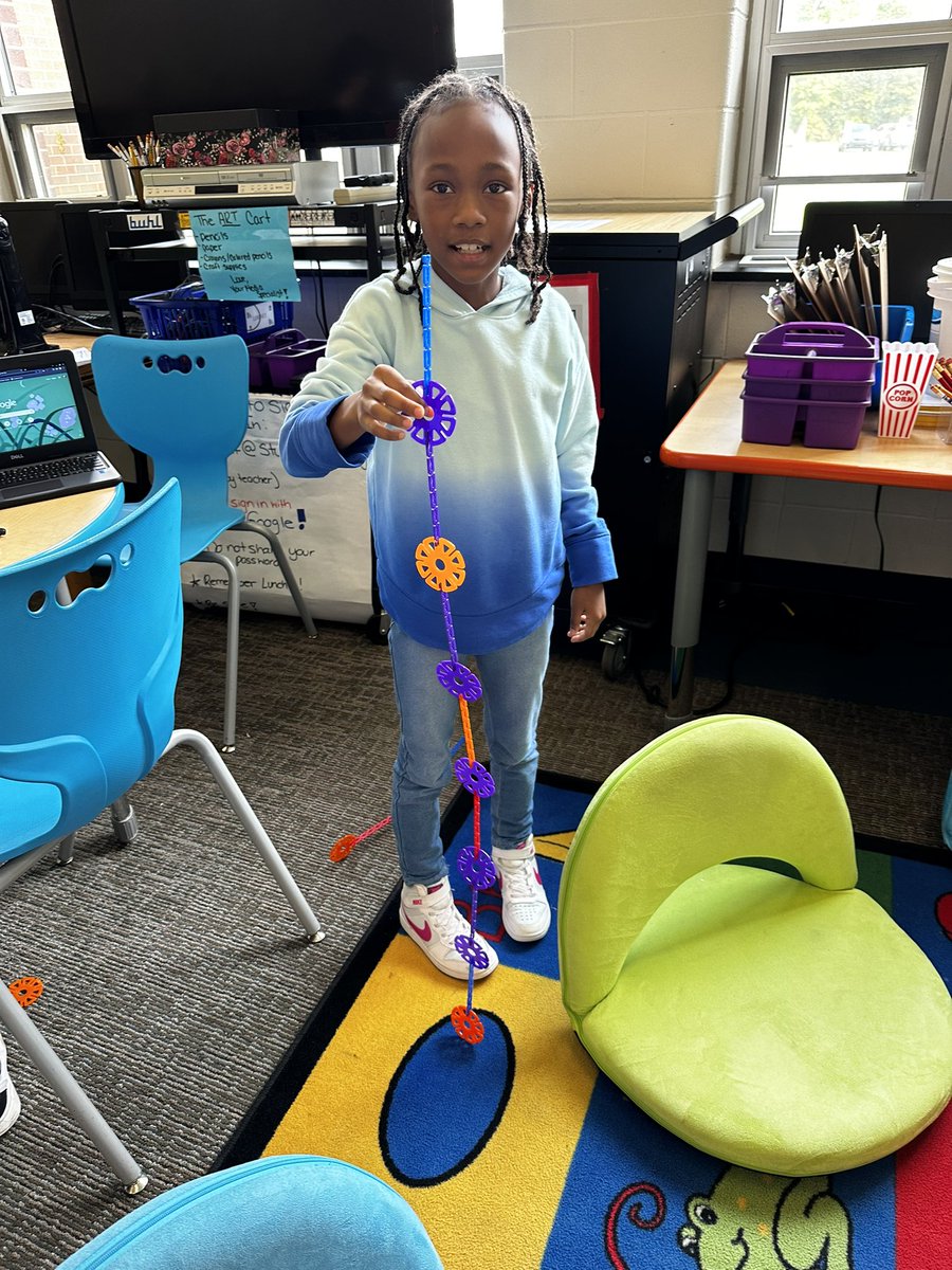 MsRamirez_FTPS's tweet image. Maker-space magic student college is in full effect! Todays challenge: the tallest tower @EASRomero_FTPS  @ITCA_FTPSchools @