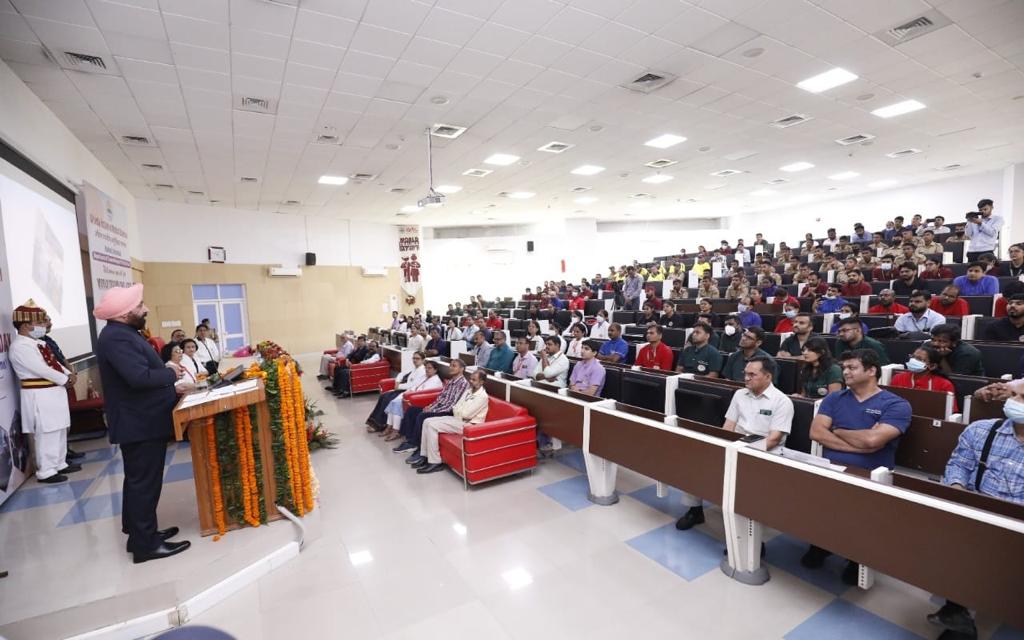 aiimsrishi's tweet image. #उत्तराखंड महामहिम राज्यपाल लेफ्टिनेंट जनरल (सेवानिवृत्त) गुरमीत सिंह द्वारा आज @aiimsrishi
में वर्ल्ड ट्रॉमा डे के मौके पर अपने विचार रखे।
#WorldTraumaDay
#TraumaCare2022 
@MoHFW_INDIA @mansukhmandviya @OfficeOf_MM @DrBharatippawar @meenusingh4