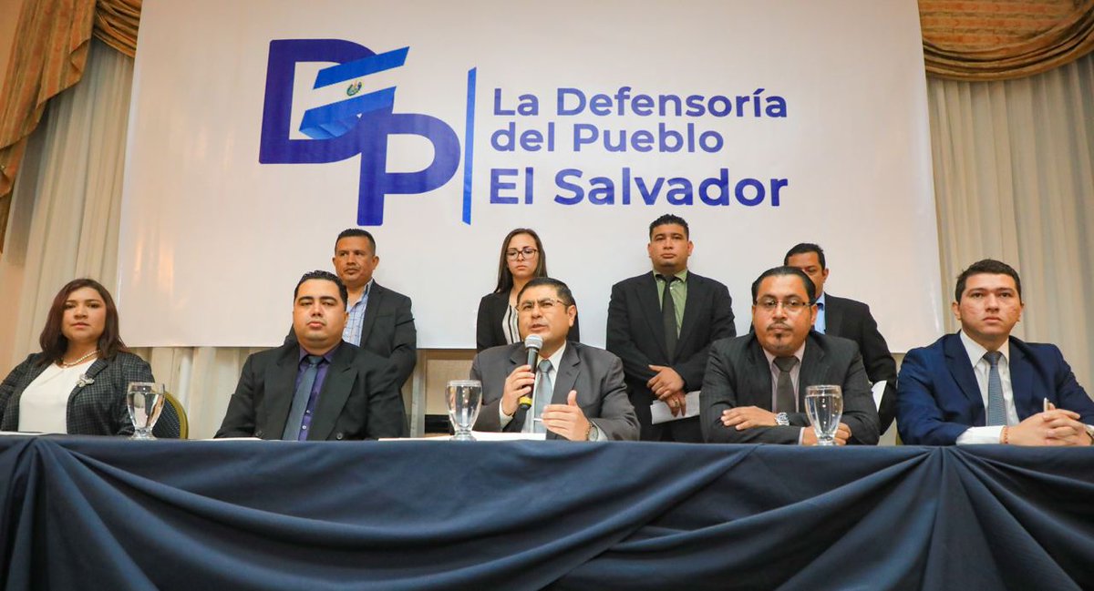 elsalvador's tweet photo. #ElSalvador Movimiento de abogados y abogadas de El Salvador aglutinados en la Defensoría del Pueblo dicen que la reelección del presidente @nayibbukele tiene respaldo legal y además cuenta con la popularidad para hacerlo. Foto: #DiarioElSalvador / E. González. https://t.co/VyNNjNB7Jq