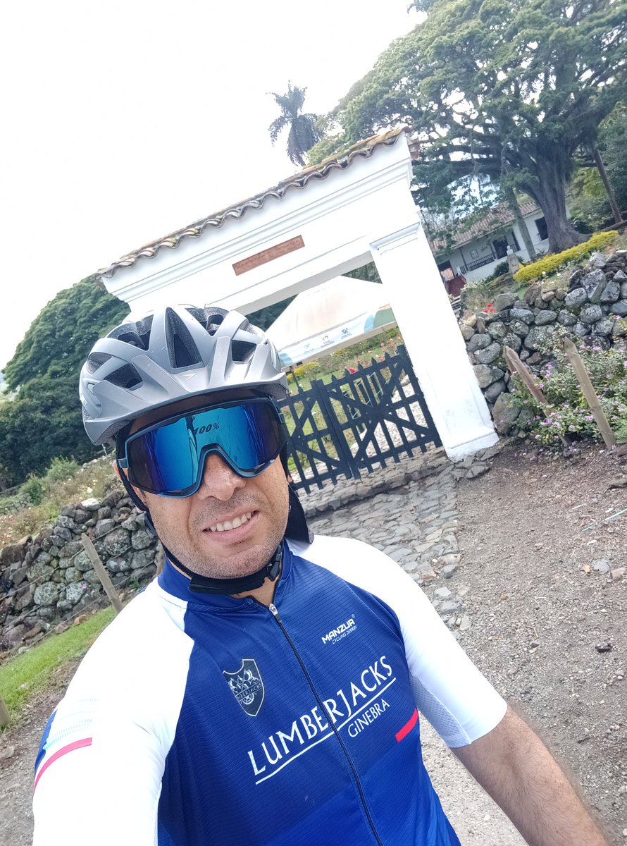 alexpri30's tweet photo. Paraíso 🦵🏼 https://t.co/VFjxA5sdyO