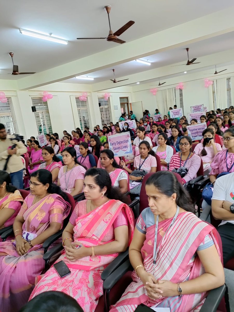 kamal_peter's tweet image. More young women are reporting #breastcancer. #oraclevolunteers @ICSBangalore make girls aware & alert #breastcancer.Empowering them on risk factors, symptoms, treatment options #BreastSelfExamination is Dr. Mathangi. Health promotion, early diagnosis are key. No myths, stigma.