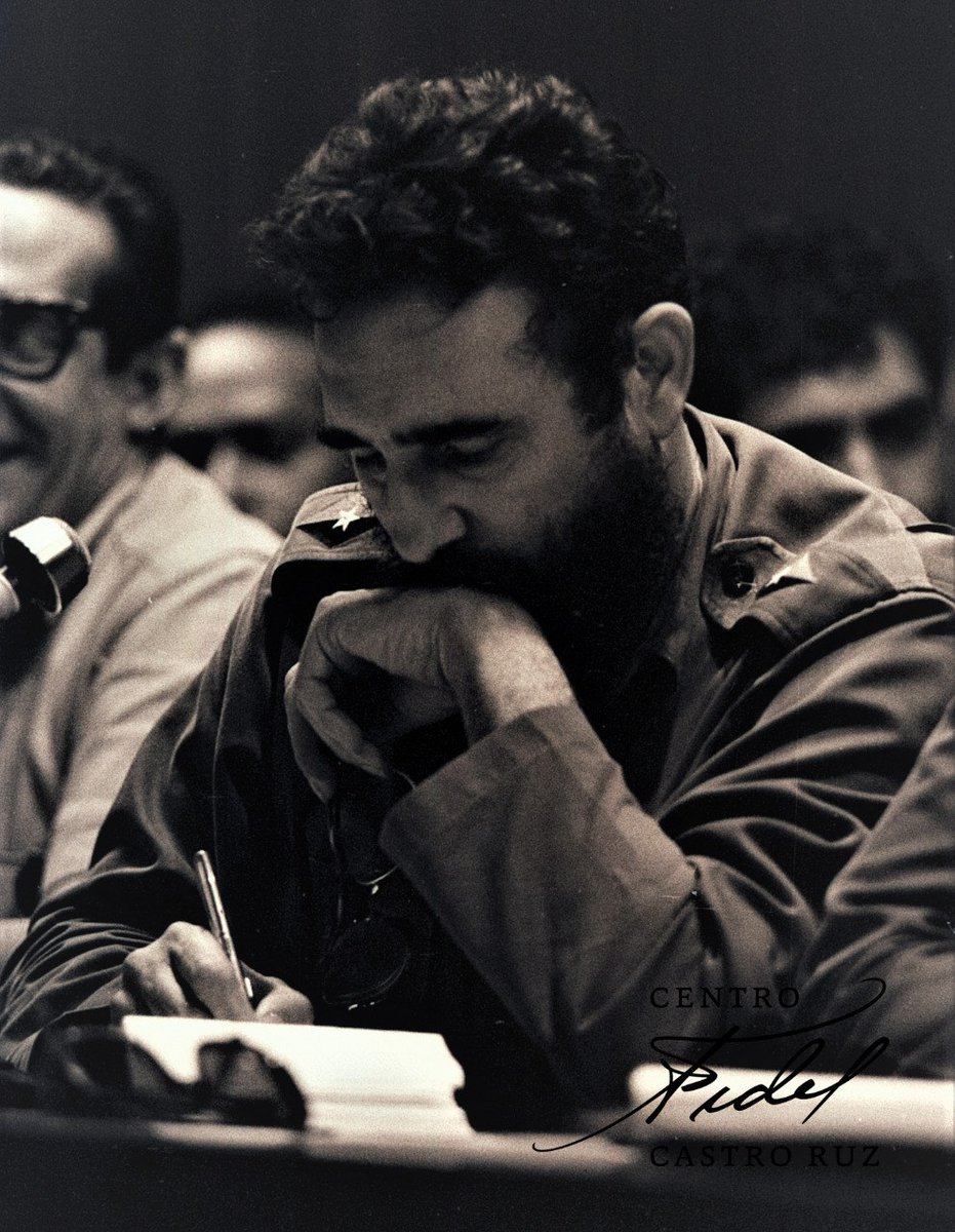 #Fidel:'El mundo ha cambiado mucho en las últimas décadas y han surgido fabulosos medios de transmitir información y conocimientos, casi siempre usados, por razones mercantiles, en deformar y enajenar las mentes (…)'. #FidelVive #CubaEsCultura