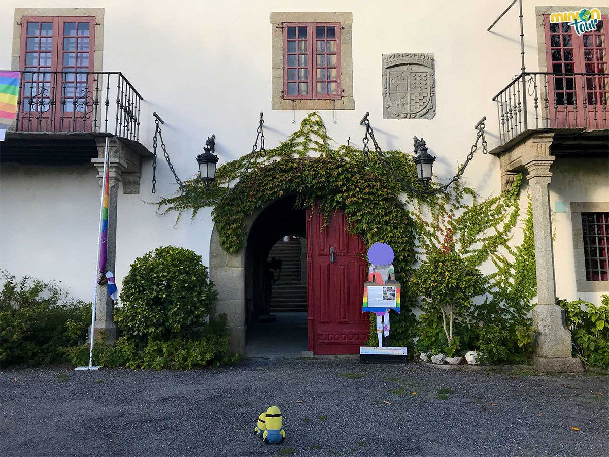 MiniOnTourES's tweet photo. Detrás de esta puerta se encuentran las dependencias del #PazodeTor 🏡, uno de los pazos más chulos de #Galicia 👌. ¿Dónde está? Muy cerquita de #MonfortedeLemos 📍.
👉https://t.co/slkzmR4THt
@PazodeTor @RedeMuseistica @apatrigal @MonforteLemos @Turgalicia https://t.co/YTWgw4nDVI