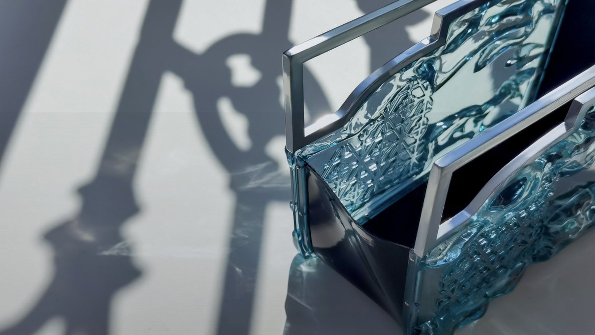 RCA's tweet photo. ✨ Across product design, photography and fashion – all three RCA winners of @ARTSTHREAD's #GlobalDesignGraduateShow showcase the best work from a new generation of creatives.
🔍 Search work from Britton Kroessler, Erin Yang and Ou Lin at the link ↓
https://t.co/Qcnblbg2yu https://t.co/tFrOdUTjhP