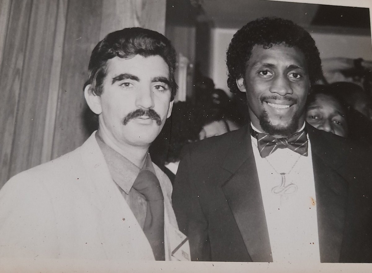 Tommy Hearns, con Dios por delante, arriba mañana a sus 63 años..Podríamos decir, uno de los mejores boxeadores en las distintas categorías que incursionó..
El Guaymatero en década de los 80s en NY..