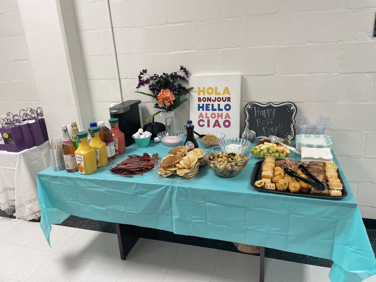 Jassinova's tweet photo. Thank you ESE Extended Leadership for helping the Rays of Sunshine put together this amazing spread! We love all of our ESE Leaders! @LetsBrockItOut @mindfulamyz @ShandraSupports @Shille_E @LaTonya_Brown13 @iam_SGreen @IamNicollegrant @LMCoxton @HCS_YSmith @SHammonds_ https://t.co/4TROMwRJhd