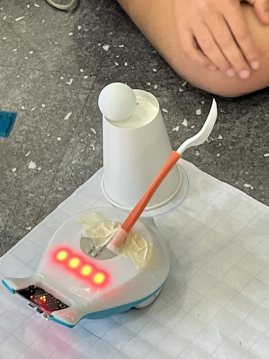 Jousting with Finch robots. So much learning and so much fun. <a href="/FHInnovation/">FlintHillInnovation</a> <a href="/birdbraintech/">BirdBrain Technologies</a>