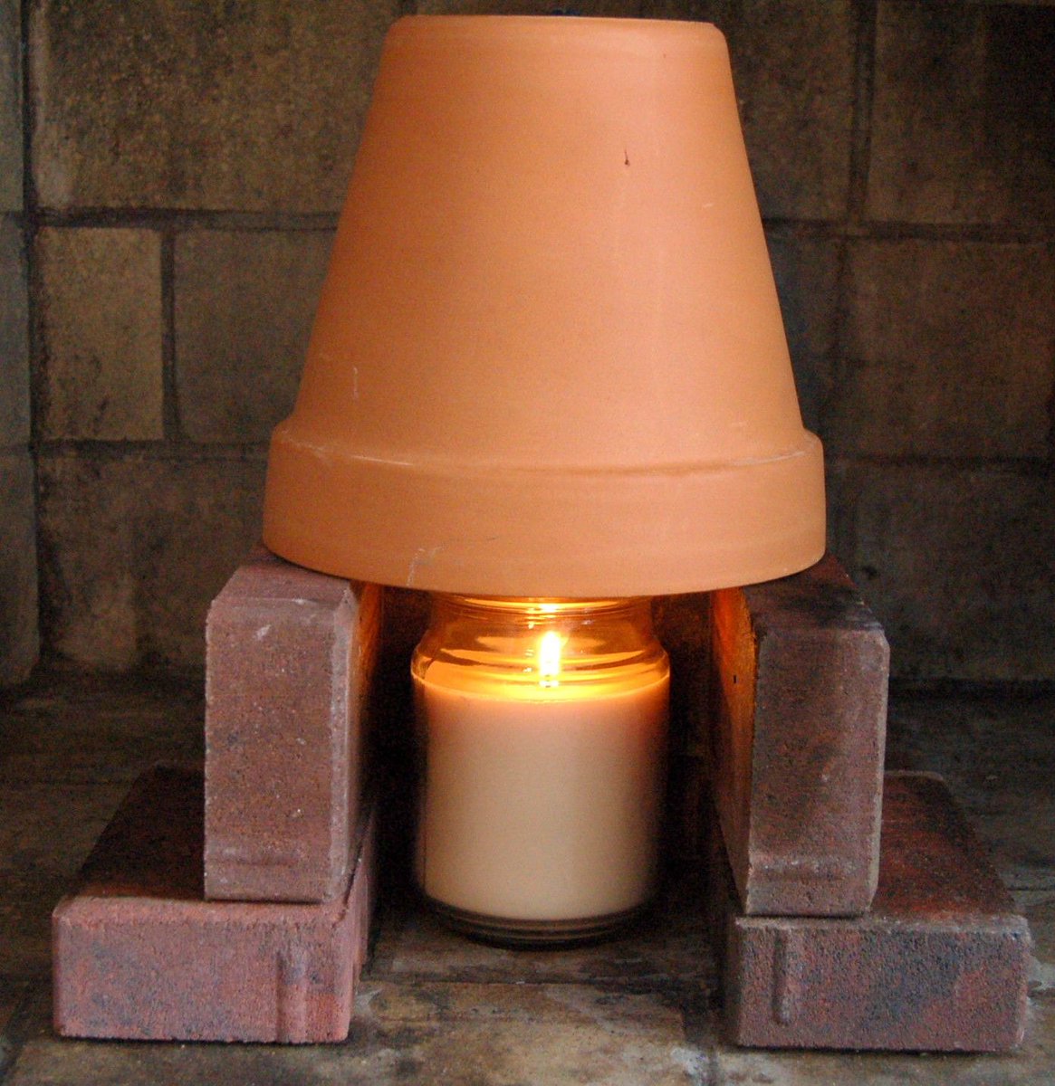 BugoutBrigade's tweet photo. If you all be lucky enough to live in the parts of the World that has seasons. Here's a heater idea. https://t.co/AWiIN2U1E6