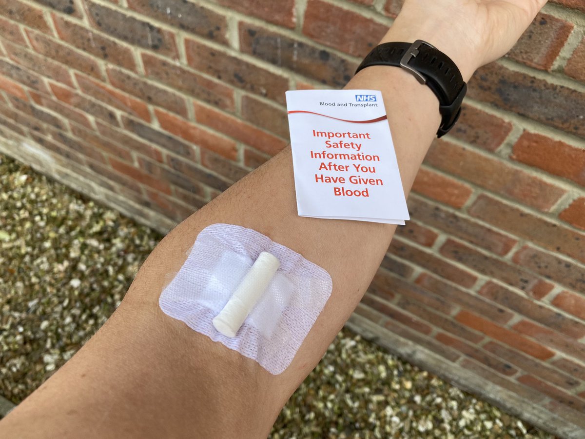 Having needed to transfuse critically ill patients on @dsairambulance over the last 5 nights; I’m ever grateful to those who donate blood & @NHSBT for processing it to give us this capability. Decided to give something back on my day off. You can too at blood.co.uk