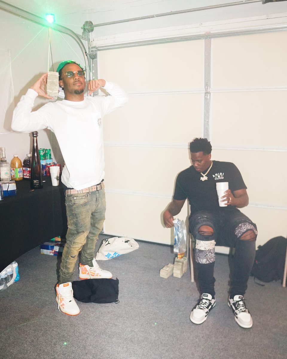 pbfmingo's tweet photo. 🎒🏁 #stamped #winnersonly #plugbestfriend https://t.co/v8WkTOYGX7