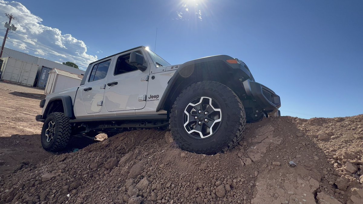 CasaAutoAlamo's tweet photo. The #Jeep #gladiator off-roading capabilities are unmatched.

Come by #CasaHonda and check it out for yourself. https://t.co/pM5iViQF0Q