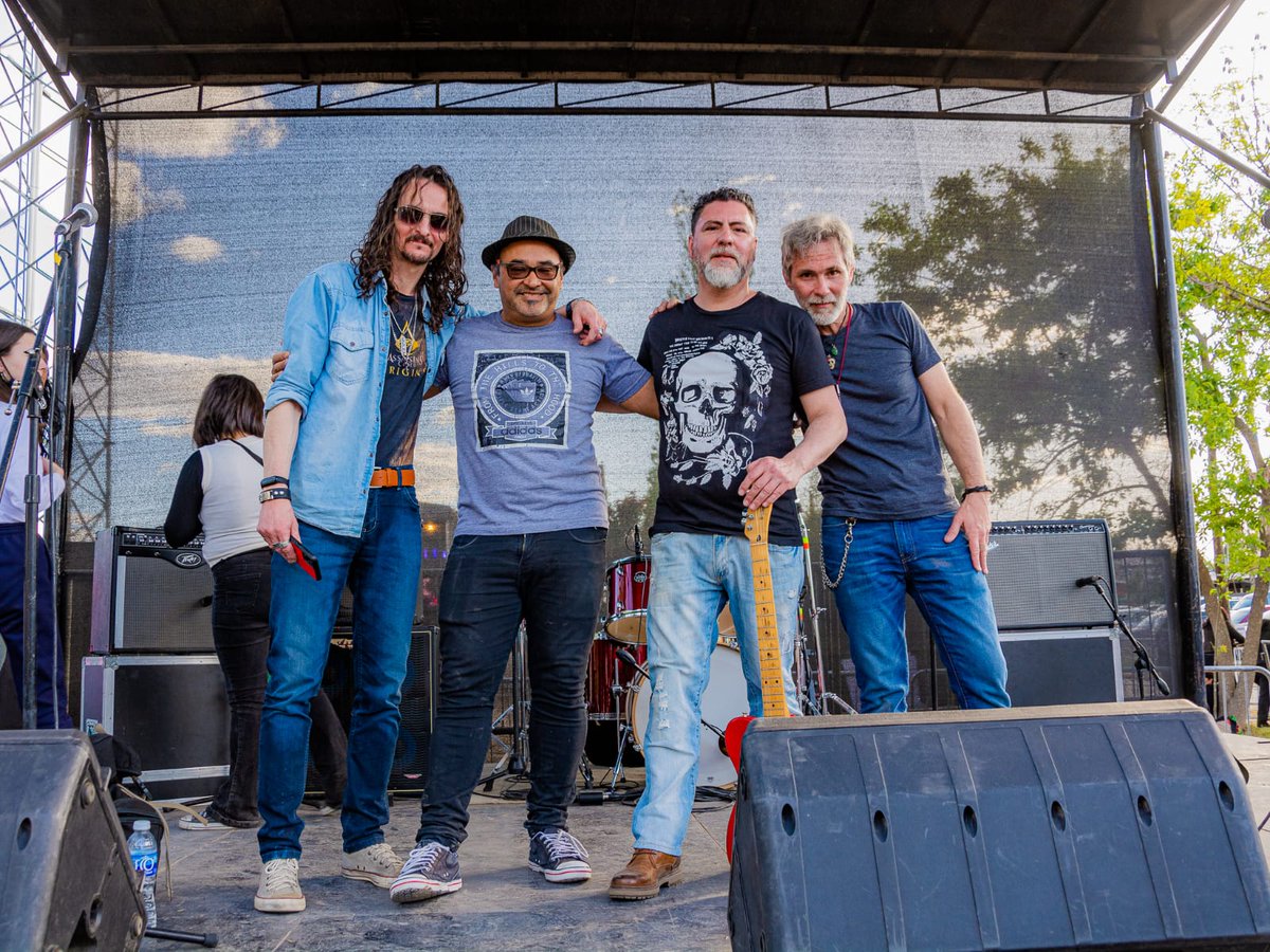 EstimadosR's tweet photo. Estimados Rockers en la 59º Fiesta Nacional de Flor en Escobar https://t.co/tl9aNNWeDb