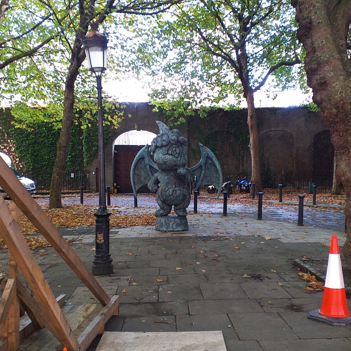 Some images from a recent install where we craned three large Bunny Rogers sculptures onto Kildare Street in Dublin.

<a href="/DubCityCouncil/">Dublin City Council</a> partnered with The Form Foundation and Société to bring the NEOPETS exhibition, by New York artist Bunny Rogers, to the streets of Dublin.