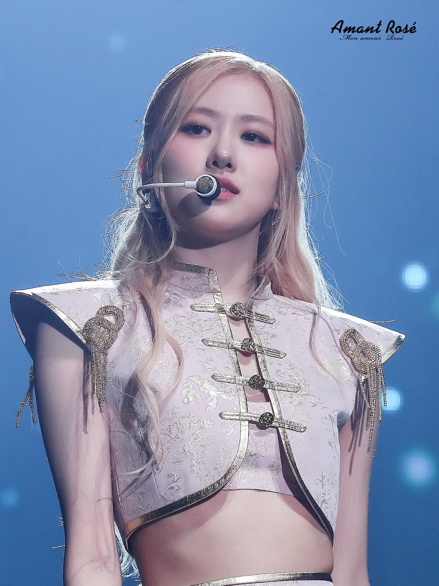 Amant_Rose_'s tweet photo. 221015 
BORN PINK SEOUL CONCERT 🖤💗
HQ

#블랙핑크 #로제    #ROSÉ    
#BLACKPINK #BORNPINK
@BLACKPINK https://t.co/y5MrY0vlB3