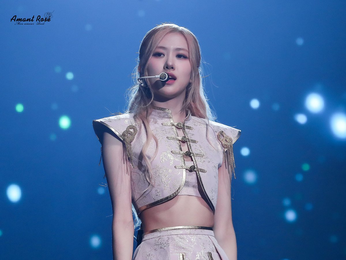 Amant_Rose_'s tweet photo. 221015 
BORN PINK SEOUL CONCERT 🖤💗
HQ

#블랙핑크 #로제    #ROSÉ    
#BLACKPINK #BORNPINK
@BLACKPINK https://t.co/y5MrY0vlB3