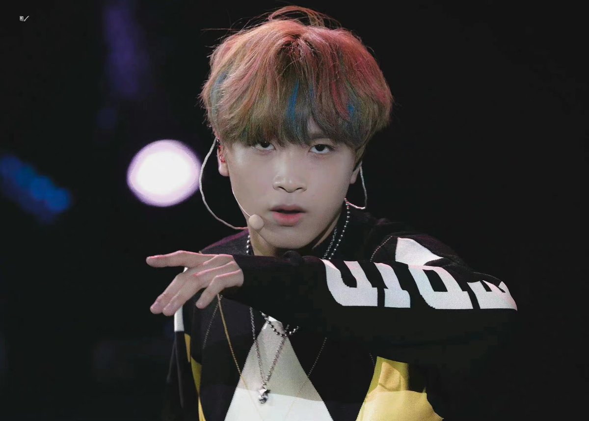 Le111Rc's tweet photo. 很久没画画了
boy #1
#HAECHAN 
很喜欢这张照片结果被室友重伤了 https://t.co/R9LwYaRrjM