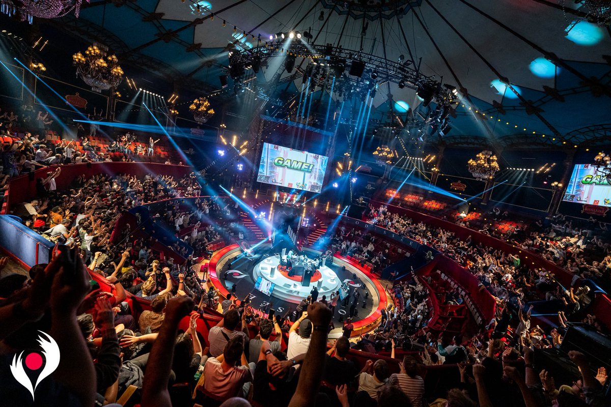 AREtoiles's tweet image. Hello les amis, pour la fin de #LOdyssee je vous propose de gagner un écran Samsung Odyssey  signé par Tea et Cosmos (les finalistes) et moi même !! 
Le tirage au sort sera fait dans une semaine il suffit juste RT et de follow @AREtoiles et @SamsungFR 
la vie de rêve