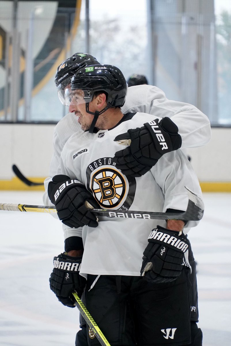 NHLBruins's tweet photo. Nice to see these smiles. 😃 https://t.co/kkgJQEUjdA
