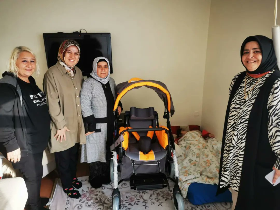 AkPartiGngren's tweet photo. Bir tebessüm için, hizmet aşkı için çalışmalarımıza hız kesmeden devam ediyoruz.

Sosyal Politikalar başkanımız ve Yönetim Kurulu üyelerimiz ile Filiz kardeşimizi ziyaret ettik.

Gönül gönüle #YüzYüze100Gün

@osmannnurika
@SayimMadak
@dvrnyalcinkaya https://t.co/xpouNt9EiA