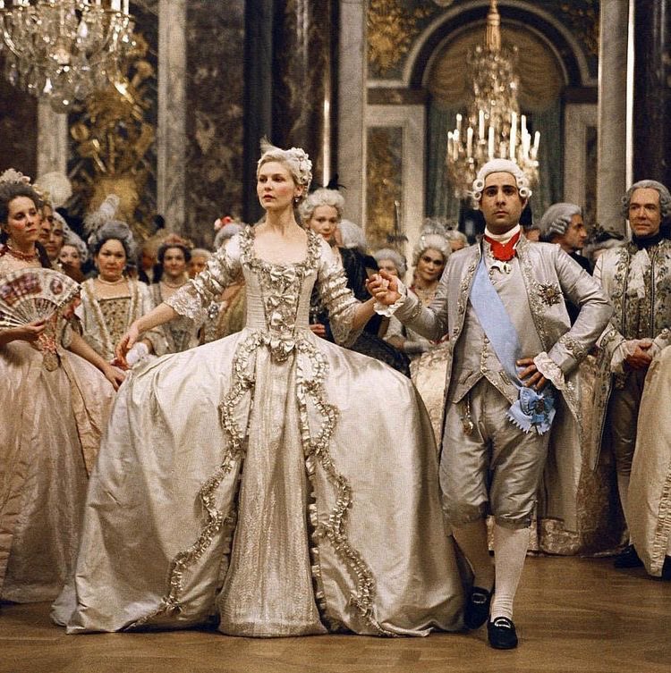 divvss13's tweet photo. Costumes from Marie Antoinette >>> https://t.co/PQlugO1w8p