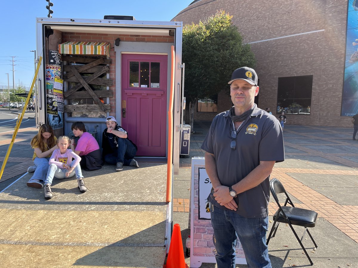 cascadia9game's tweet photo. Some fun stuff at #OMSI's #greatshakeout event on Saturday, including Tyler Robinson's mobile escape room, the Shaky Grounds Cafe! https://t.co/oCszBO2mml