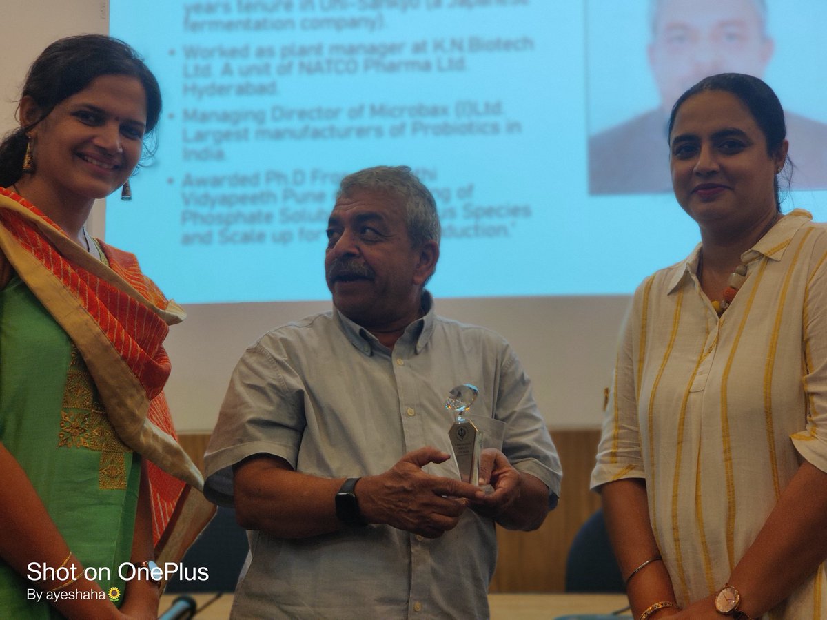 gursimran_uppal's tweet photo. #Walkingencyclopedia of #Bioprocess challenges and innovations- The very dynamic Gajanan Bhogle. Impactful session on #BioprocessEconomics @GNKhalsaCollege for the #DSTSTUTI Workshop on BioprocessTechnology @IndiaDST @BiosimilarW Capex #Innovations #casestudies#entrepreneurship https://t.co/trVjz8OSwR