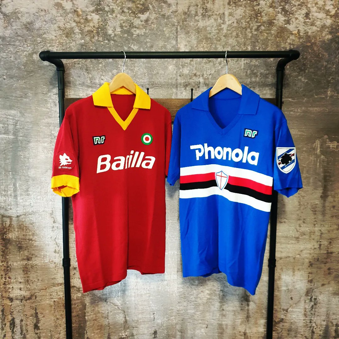 SportusNL's tweet photo. Sampdoria ⚔ AS Roma
.
In de jaren '80 was Ennerre verantwoordelijk voor de tenues van AS Roma en Sampdoria. Nu zijn ze weer opnieuw uitgebracht door Nicola Raccuglia (NR).
.
#ennerre #nr #sampdoria #asroma #samproma #ucsampdoria #seriea #calcio #magliapiubelladelmondo https://t.co/FHVFKmAwLS