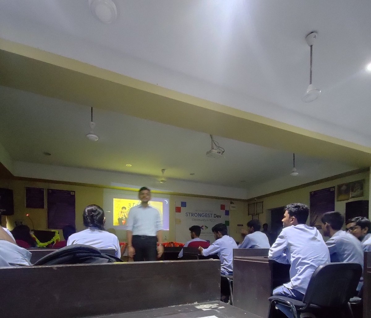 Dhanashree_Shiv's tweet photo. What an Glorious event it was!! Person to person Workshop by @LabsLumos Fantastic knowledge give by speakers @TarteTanmay @iapurvhumne about Web3 Metaverse 
#intoTheMetaverse #buildforweb3 #gdsc #lotsofknowledge #techenthusiasts #lumos #virtualecosystem #blockchain101 #NFTS #DAO https://t.co/wJ6MEeoM48