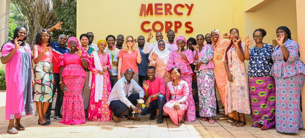 CorpsMali's tweet photo. #Octobre_Rose
En guise de la campagne annuelle de sensibilisation pour le dépistage contre le cancer du sein, chaque bureau de Mercy Corps Mali a porté la couleur rose pour dire stop au cancer et encourager le dépistage
Allons nous faire dépister
#mercycorpsmali
#Ensemble_on_peut https://t.co/wEcFepg6jV