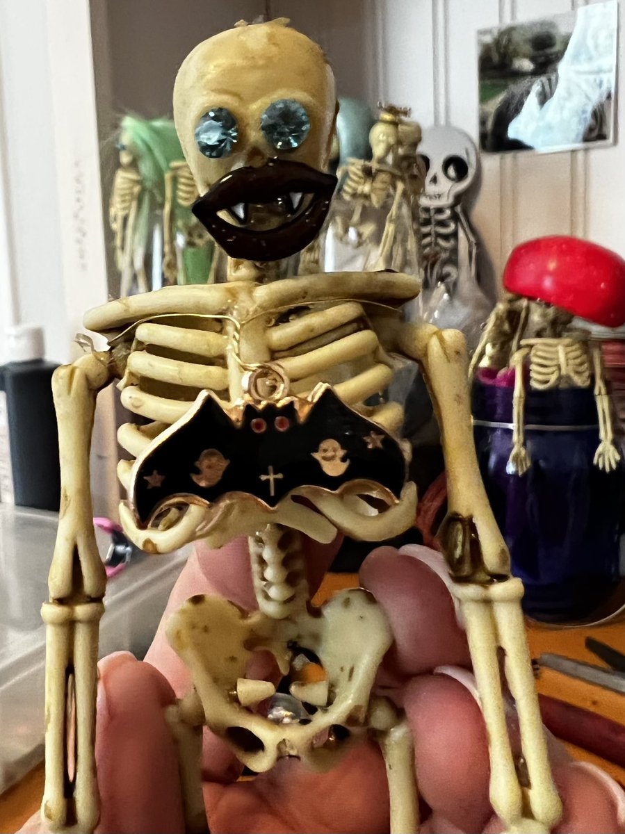 TheRealBrigofCA's tweet photo. #Halloween #halloweencostume for Skeletons- what’s your skeleton personality? https://t.co/eVvBDgnVuD