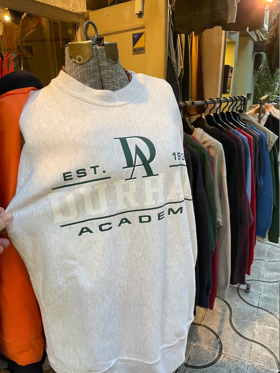 MrUlkuSteiner's tweet photo. Loved getting this from Jonathan Levy, who overcame the ineptitude of his Spanish 3 teacher in 1992-93 (me) to become a drummer, actor, writer, director, comedian and cartographer. More: https://t.co/UcsYIRtV21.
He saw this outside a vintage shop in Kyoto, Japan. #AlwaysaCav https://t.co/YrSZFwU6Jh