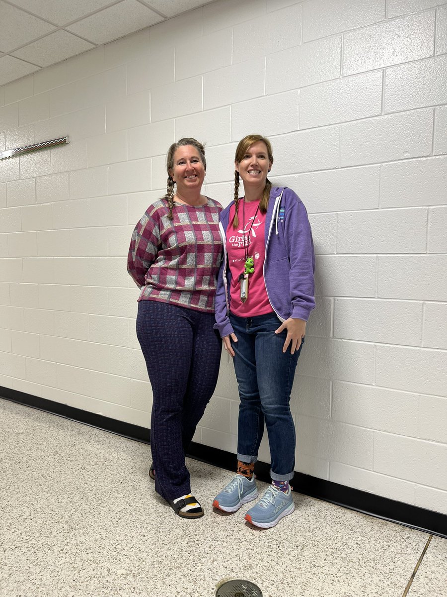 PES_ITS's tweet photo. Misinformation stands no chance against our mismatched Pioneers. #digitalcitizenship #vbits #vbpioneerpower @Providence_ES @Principal_PES https://t.co/mCLyG1m1fm