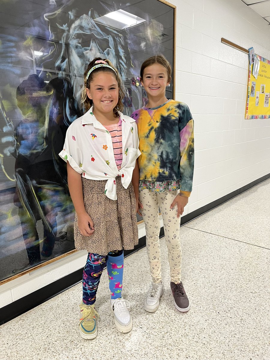 PES_ITS's tweet photo. Misinformation stands no chance against our mismatched Pioneers. #digitalcitizenship #vbits #vbpioneerpower @Providence_ES @Principal_PES https://t.co/mCLyG1m1fm
