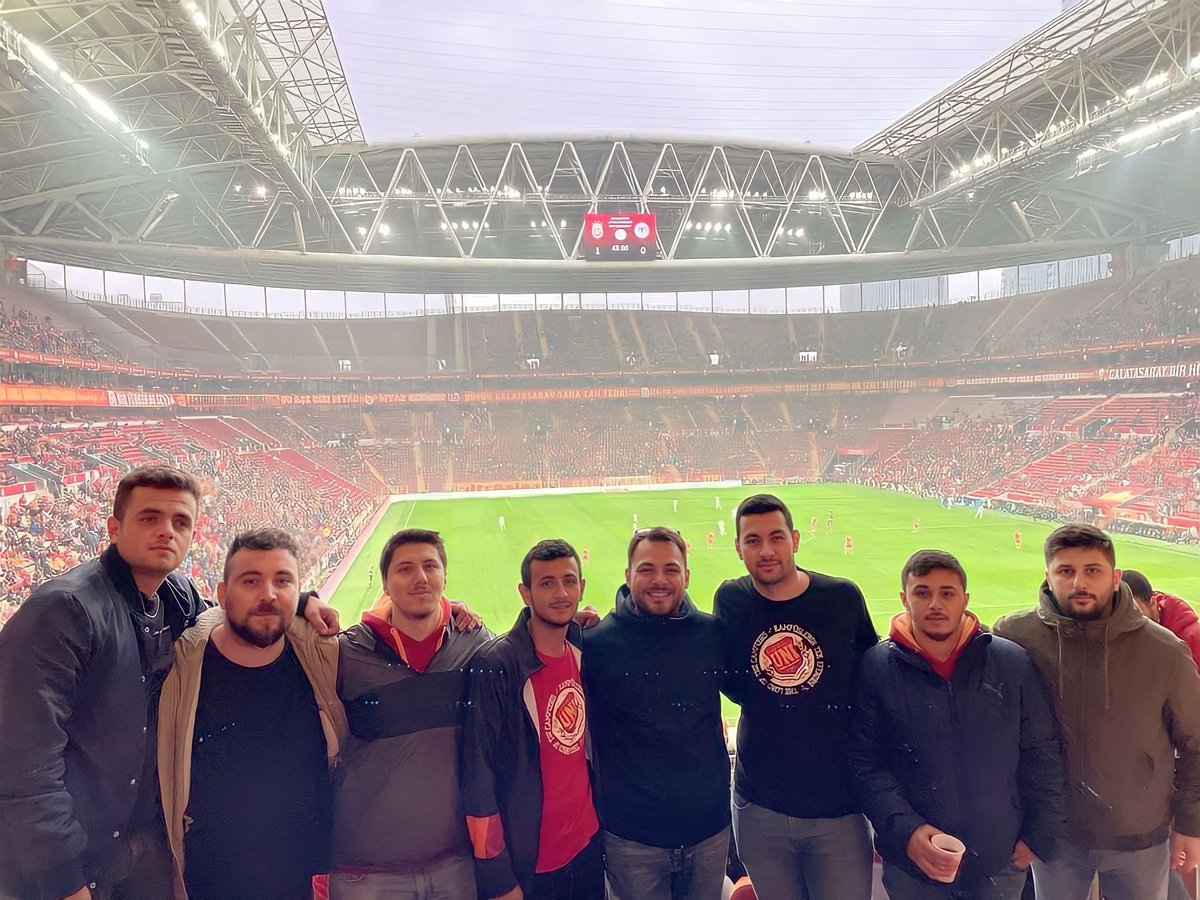 “Bu kadar da ısıtmazdı belki de bahar güneşleri,
her kaybedişin ardından hayat yeniden başlamasaydı eğer.”