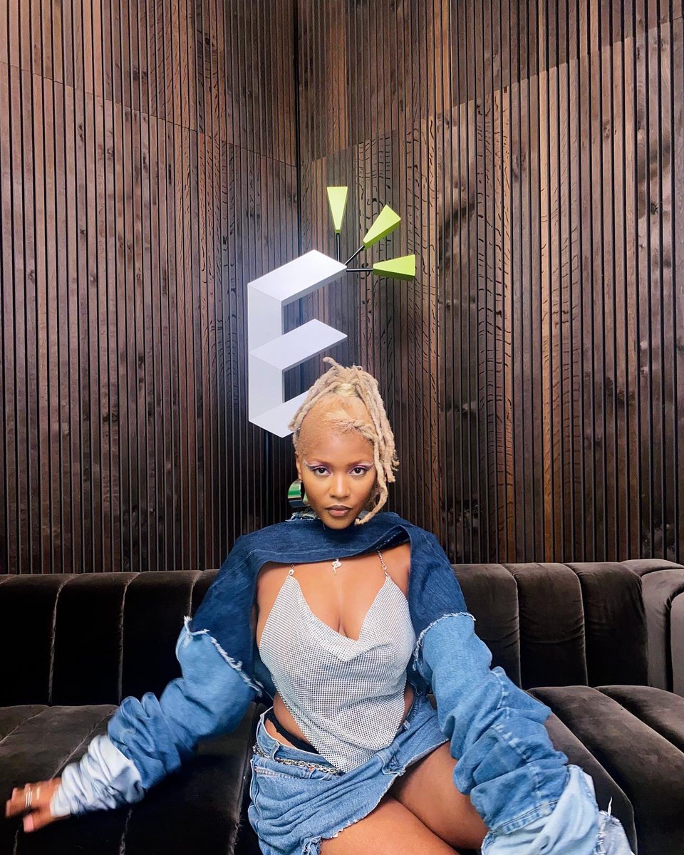 MovaKween's tweet photo. @ClapForEncore studios !! https://t.co/meaeWUpo6H
