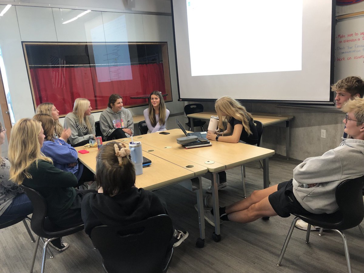 ✨ Reminder ✨ 
💚 Stomp Out Stigma meeting 
🗓 Tuesday, Oct. 18th
⌚️during advisors 
📍main floor library 

Join + help bring positivity to BHS 🫶🏼 See you there!!