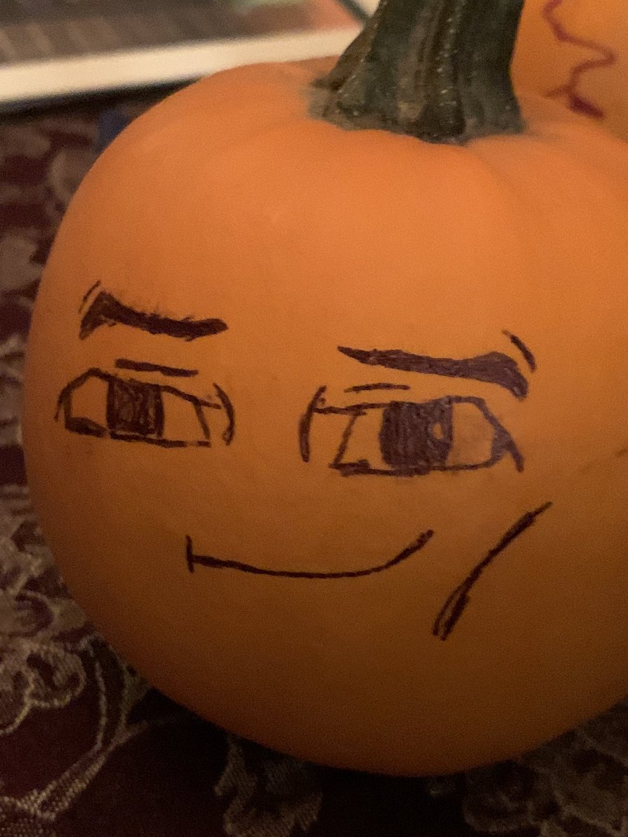 XGubelle's tweet photo. yooo i wanna become more active on herr again so uhhh
have this pumpkin i drew at my girlfriends house https://t.co/fJi4wWazFc