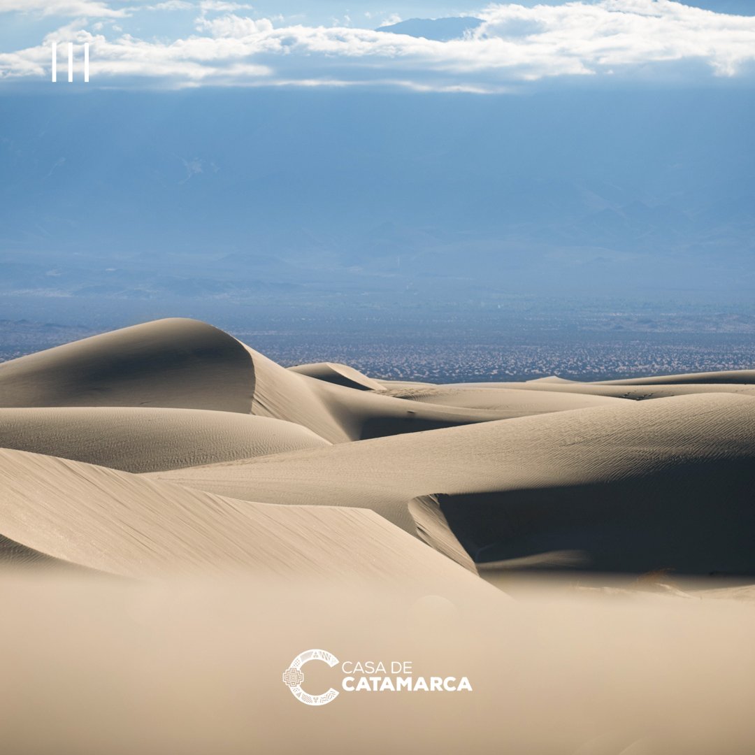 casacatamarca's tweet photo. 🏜 LAS INCREÍBLES DUNAS DE TATÓN
🔸 Ubicadas a 280 km de la ciudad #Capital, partiendo desde #Fiambalá por la #RP34 pasando por #Saujil y Medanitos, hasta llegar a Tatón.
Más: https://t.co/ES0fWj8Tj5 https://t.co/DqrsCqYhxr