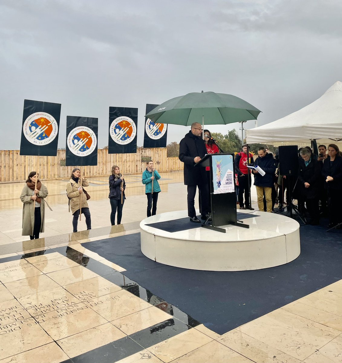ThierryBeaudet's tweet photo. Avec @ATDQM, #RefuserLaMisere La dignité ne peut rester une valeur théorique, l’éradication de la pauvreté ne peut se contenter d’être un horizon qui ne cesse de reculer, à mesure pourtant que nos sociétés s’enrichissent. Merci pour ces témoignages. @AlethGrard @isabelleDoresse https://t.co/KyW19nj2Od