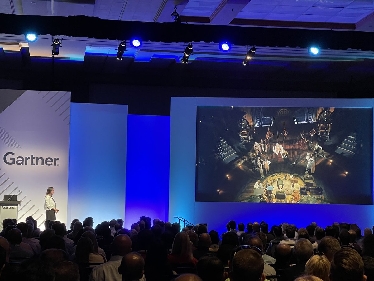 Standing room only in the SAP session at Gartner Symposium with Maura Hameroff, and S/4HANA Cloud customer, Cirque du Soleil’s Pilippe Lalimiere, VP of IT #GartnerSYM #SAP #S4HANA