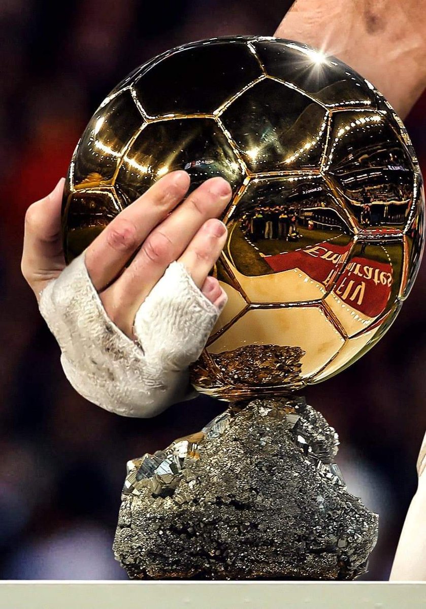 Chuy0407Andres's tweet photo. @Benzema 
@realmadrid 
#BallonDor https://t.co/KfazVQ9IGt