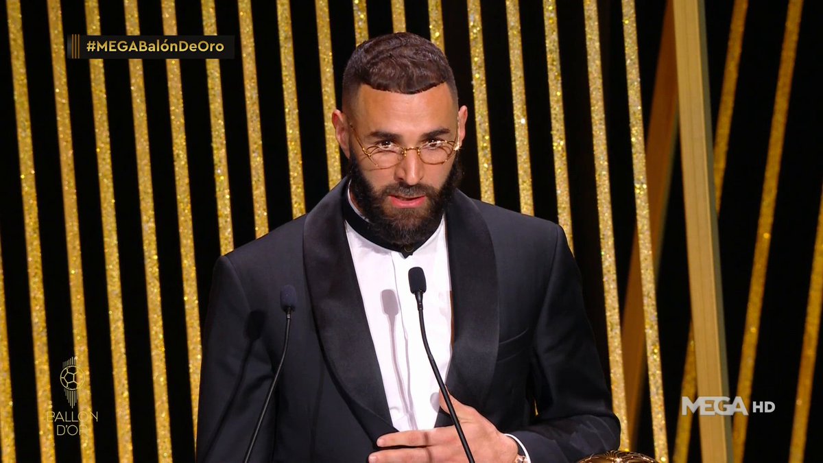 elchiringuitotv's tweet photo. 🟡🎙 BENZEMA: "Estoy muy feliz... pero ahora toca seguir trabajando". #BallonDor

👉 "Quiero agradecer a mis compañeros del Real Madrid, de la Selección, a mi entrenador..."

¡Vente ya a #MEGABalónDeOro! https://t.co/ha0nSTOEim