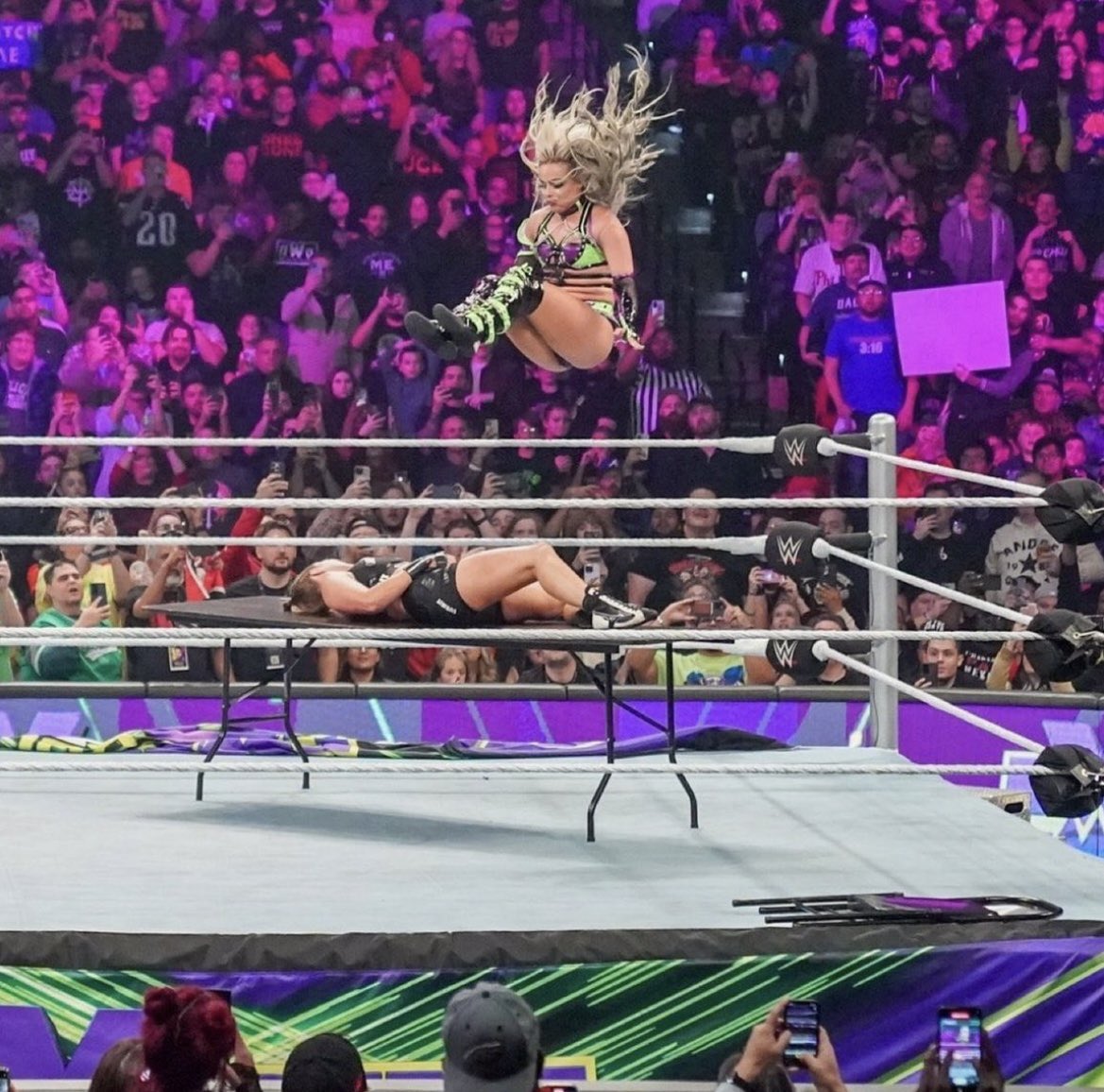 zaguila1995's tweet photo. AIR MORGAN ✈️🚀 @YaOnlyLivvOnce ❤️🖤🔥🫶⭐️🤌🤌🤌 #AirMorgan #Star #MainEventer https://t.co/1oUk0z0sau